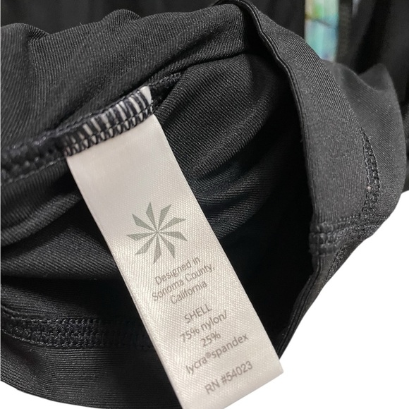 ATHLETA Floral Fade Zip Rash guard Black Size Large - Picture 7 of 8